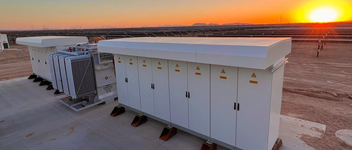 With over 10 gigawatts (GW) of converters deployed globally, Hitachi Energy is a leader in renewable integration. 